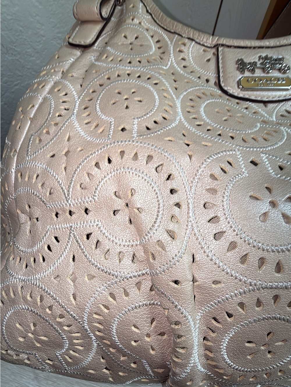 Vintage 2012 COACH Madison laser cut perforated Maggie tote shoulder bag - Picture 15 of 15